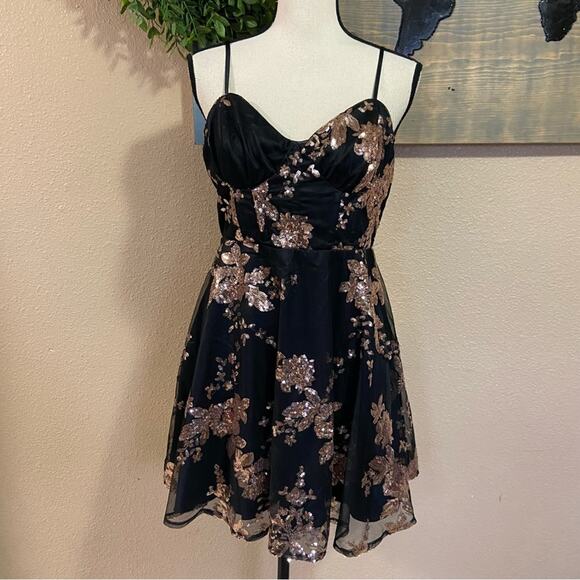 NWOT Lulus Glittering Personality Black Sequin Skater Bustier Mini Dress - Picture 2 of 9